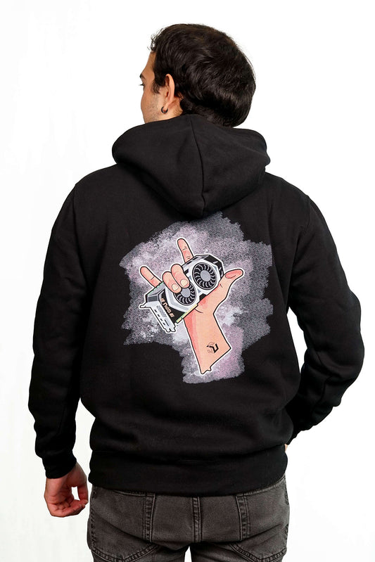 Μαύρο φούτερ GPU Hoodie από το Just Unbox It, πλάτη με το σχέδιο κάρτας γραφικών (GPU), φορεμένο από μοντέλο